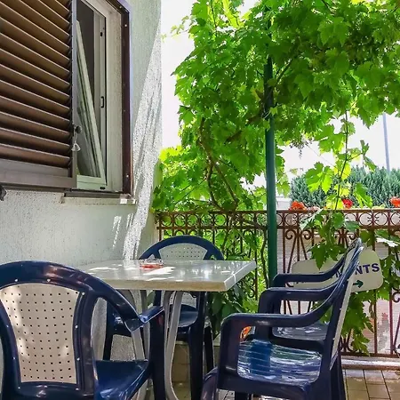 Apartment In 34730 Poreč